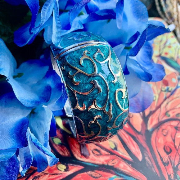 Aqua & Silver Enamel Swirls Chunky Clamper Bracelet - NWOT - Fashion Bracelet - Picture 8 of 9